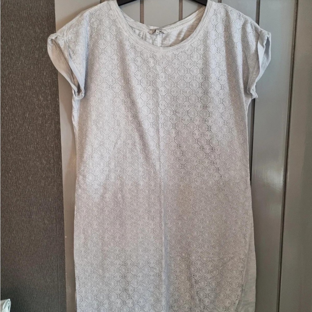 Chic Light Gray Lace Tunic Top